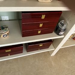 Watch storage box in wood. Lacquered . Storage for 12 watches.