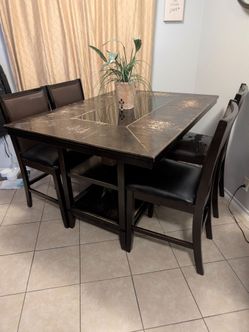 Dinner table 40 dollar