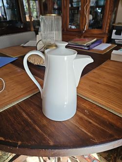 Vintage Mid-Century Modern White Porcelain Coffee Pot ☕
