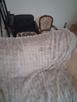 Soft gray comforter/blanket