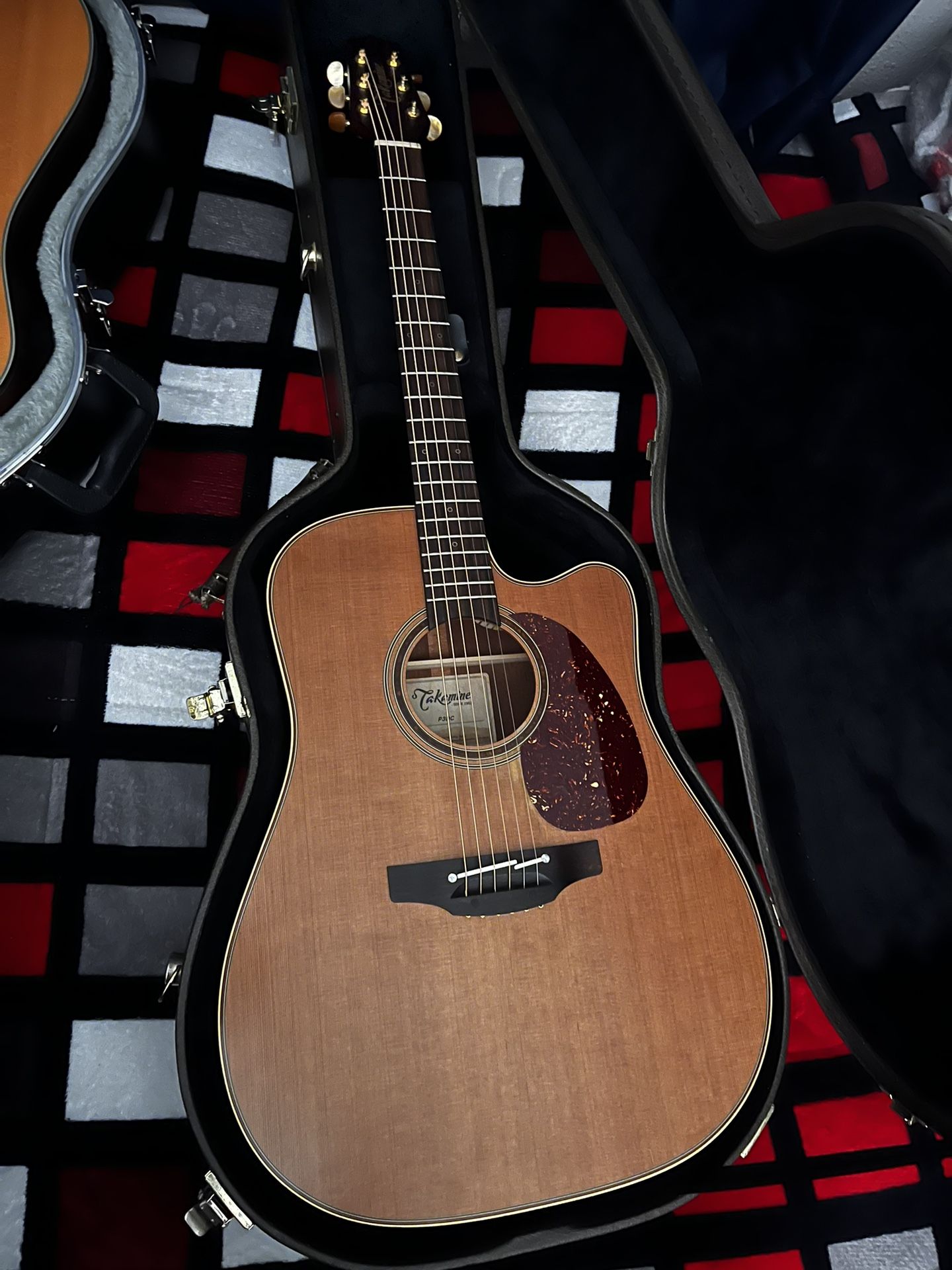 Takamine P3DC