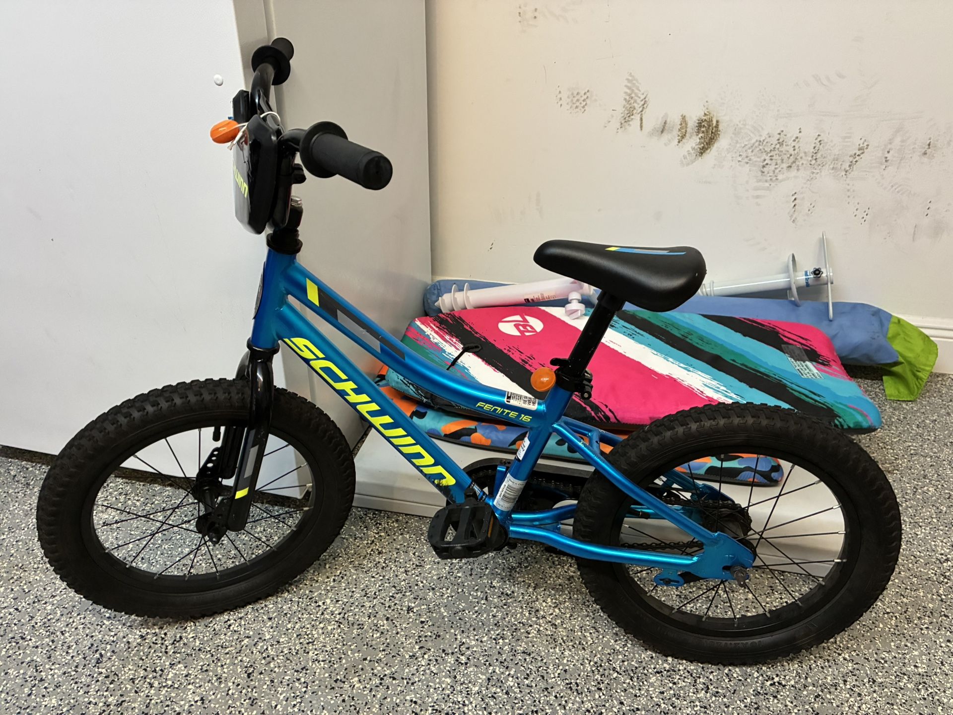 Schwinn Lil' Fenite 16 kids' bicycle