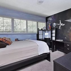 Queen Black Bedroom Set