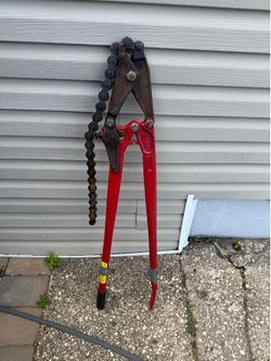 Pipe cutter
