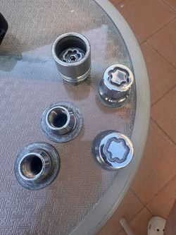 Toyota wheel locks
