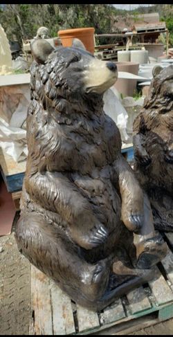 ESTATUA DE OSO