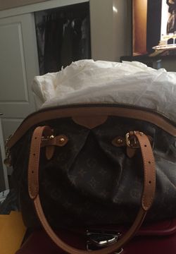 Louis Vuitton bag used but still in great condition