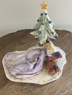 LO SCRICCIOLO FIGURINE A COLOMBO CHRISTMAS TREE WITH BOY SLEEPING UNDER IT