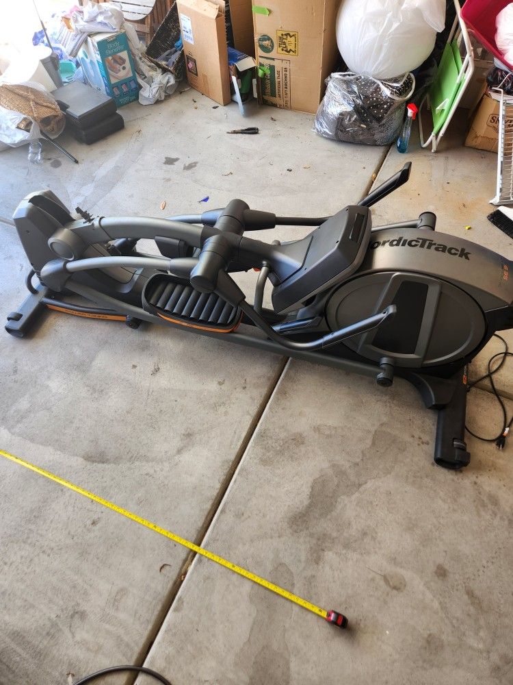 NordicTrack SpaceSaver SE9i Elliptical