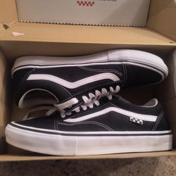 Vans Shoes.  Men's 11