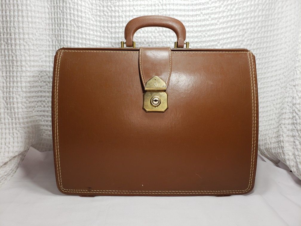 Vintage mid century Stebco Tufide leather heavy duty briefcase ( On Vacation)