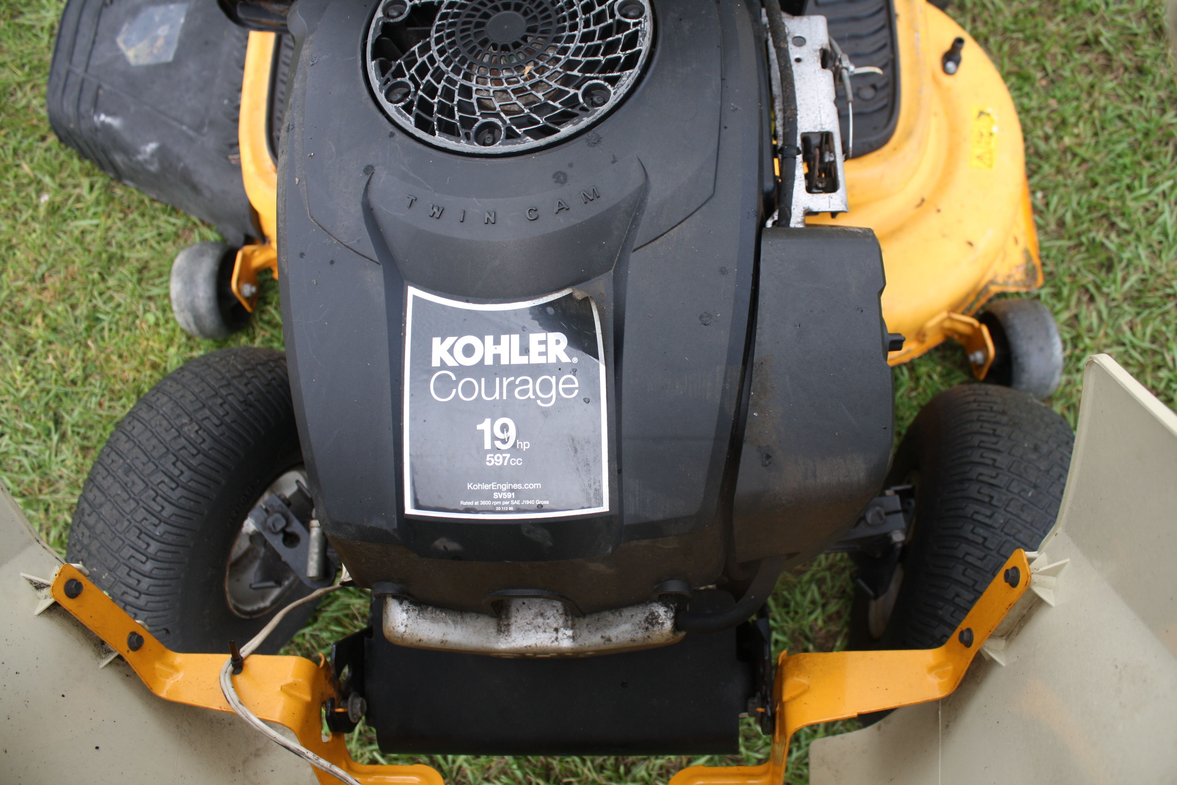 Cub Cadet LTX 1040, automatic, 19 HP Kohler Courage, 42" deck riding