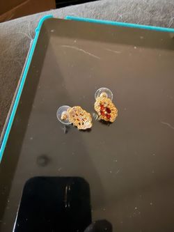 Gold-Tone Red Stone Stud Earrings 2 pairs