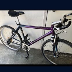 Purple Specialized Stumpjumper Bike Medium Size 