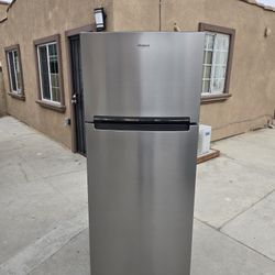 3MONTHS WARRANTY 28X29X68 WHIRLPOOL FRIDGE 18CUFT SILVER 