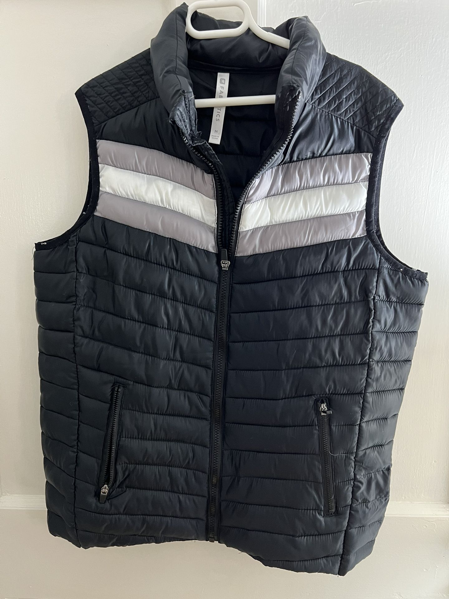 Fabletics Black/White/Grey Athletic Puffer Vest - Size M