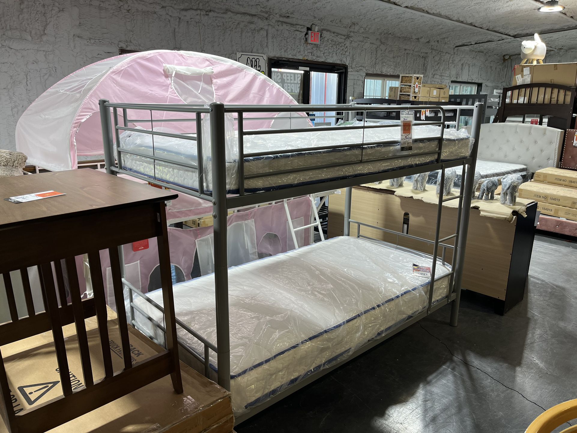 🔥 Bunk Bed with 2 Mattresses $349