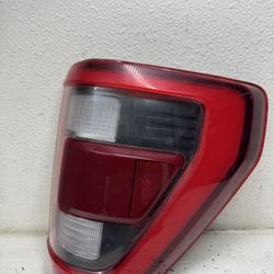 2021-2023 FORD F-150 TREMOR RIGHT PASSENGER SIDE BLIND-SPOT LED TAILLIGHT OEM