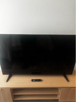 Insignia 50in TV w/ stand