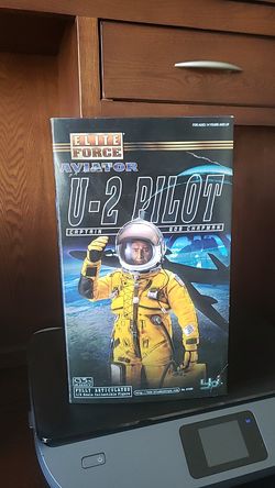 Elite Force Aviator U-2 pilot Bob Chapman actiion figure.