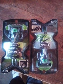 Schick Extreme Pivot 5 ball Razor with 1 refill