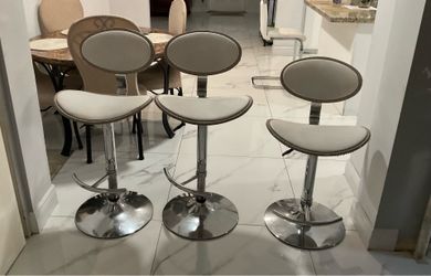Bar stool