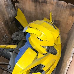 Scrap metal bumblebee statue