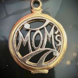 Mom’s Medallion 