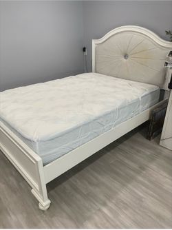 Full Size White Glam Bed Frame with Upholstered Sunburst Headboard