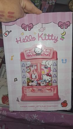 Hello Kitty Claw Machine 