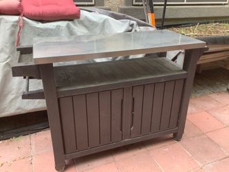 XL portable grill table.