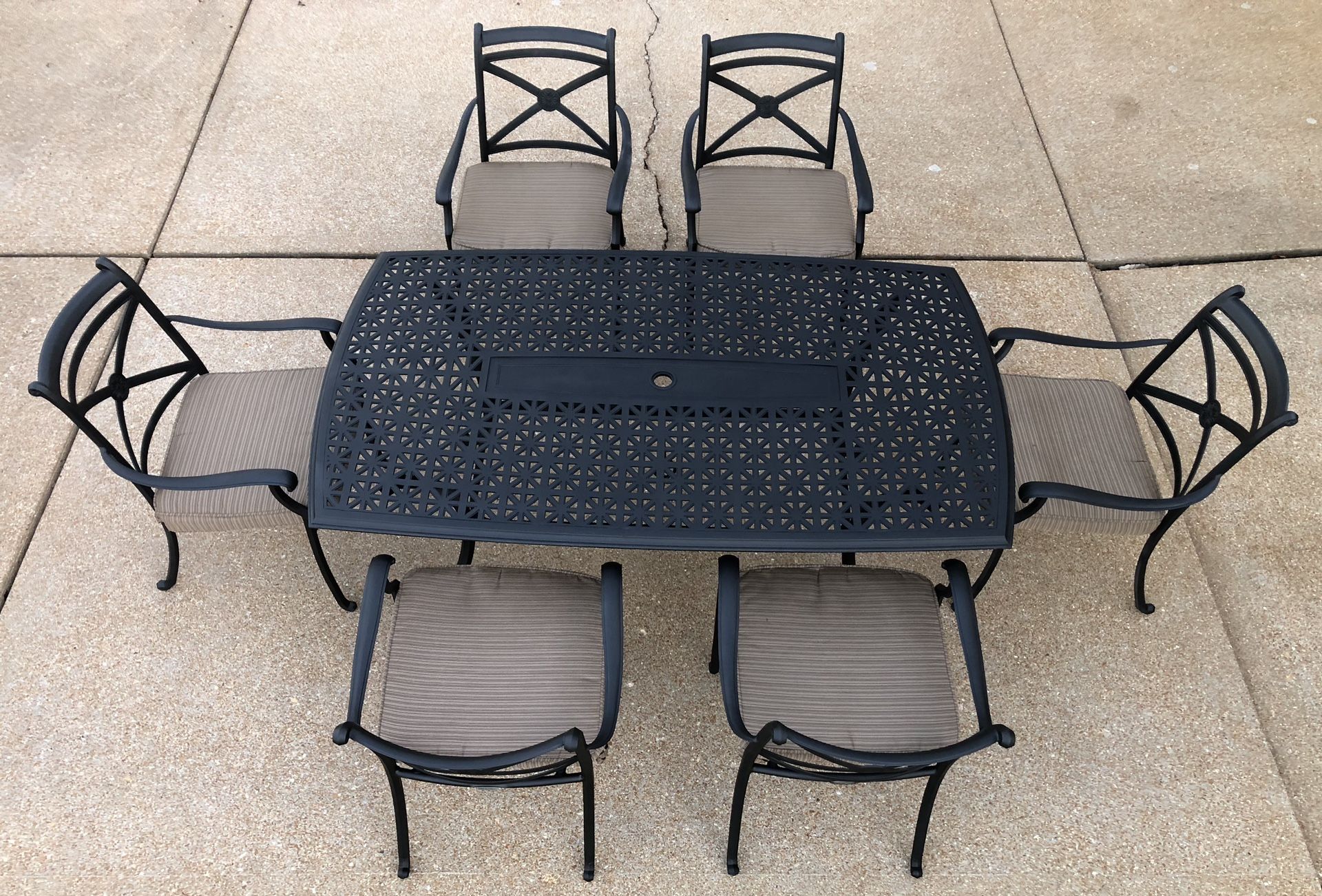 Outdoor Patio Furniture 6 Seat Cast Aluminum Dining Set