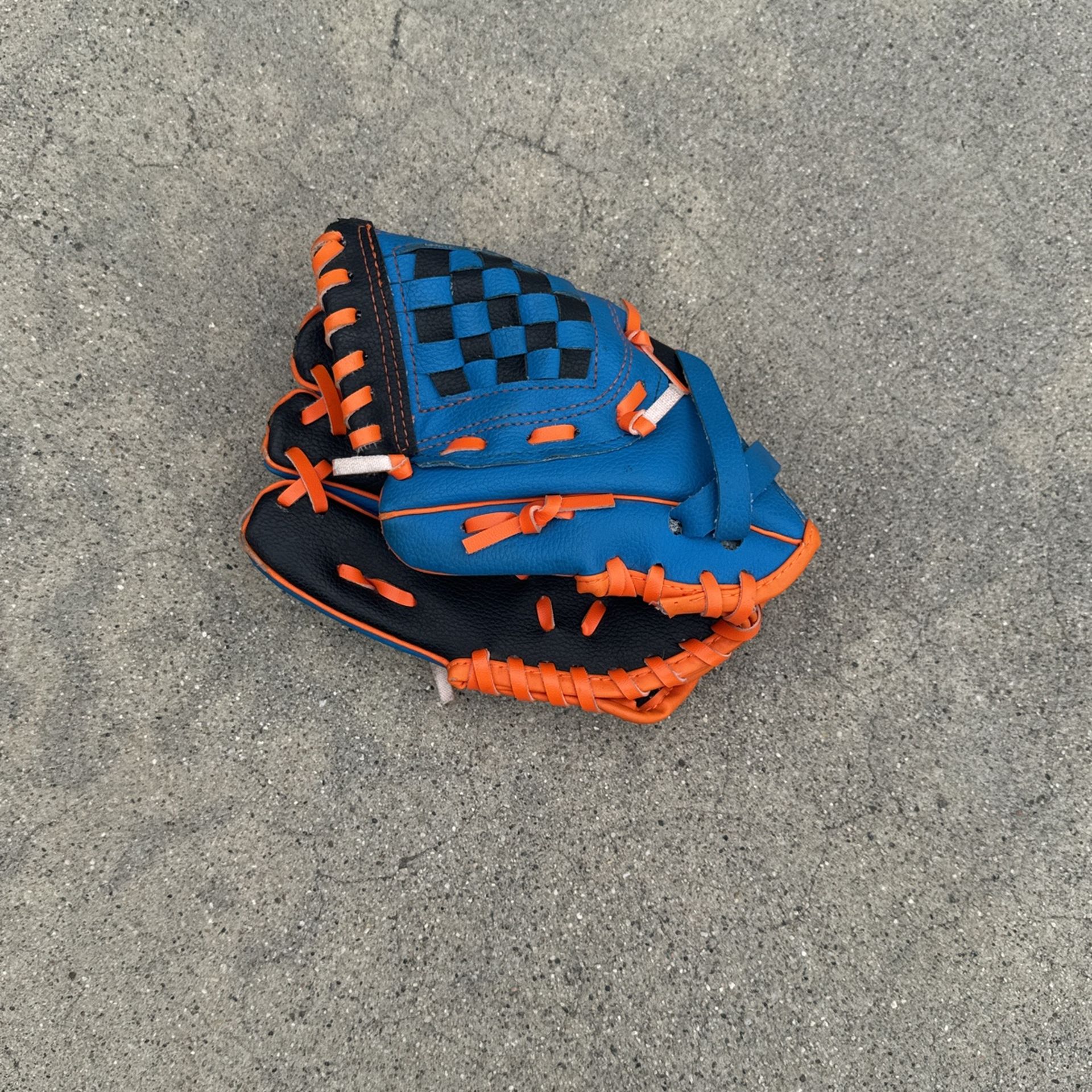Dick’s Tee-Ball Age Baseball Glove Mitt 