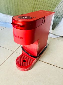 Keurig K- Slim Single-Serve K-Cup Pod Coffee Maker - Scarlet Red