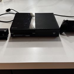 Xbox One With Two Controllers And Kinetic Sensor
