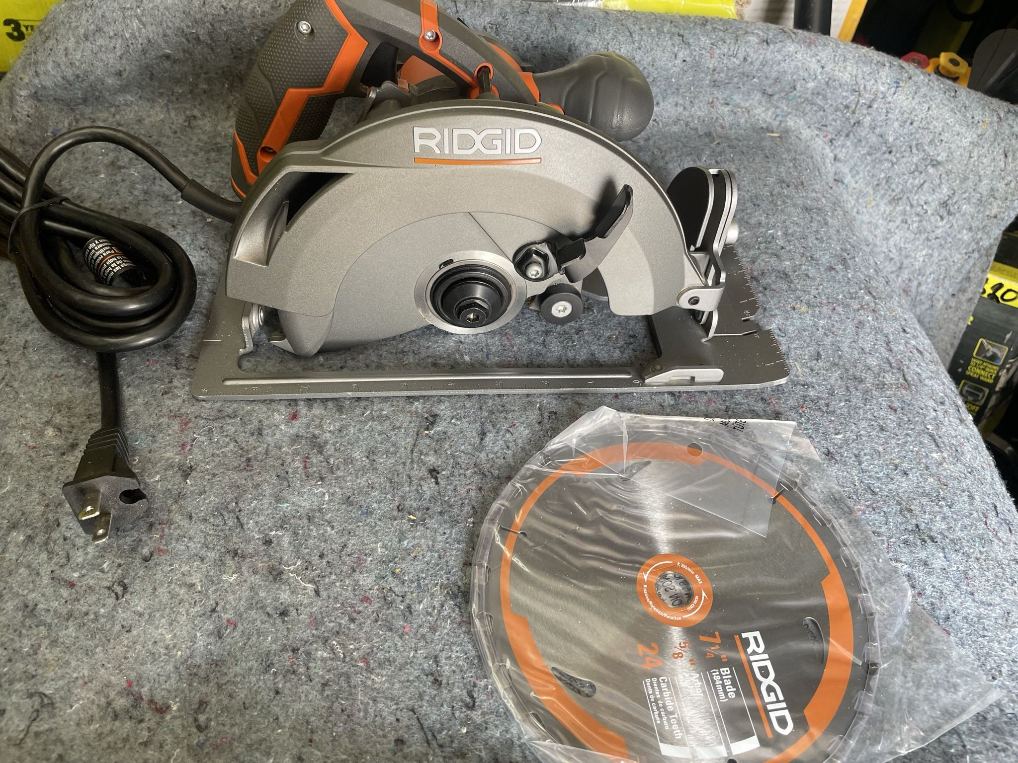 RIDGID 15 Amp 7-1/4 in. Circular Saw