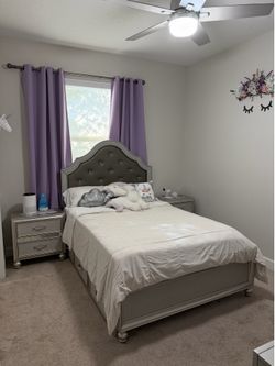Silver/Gray Bedroom Set