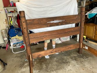 Western Queen Headboard and Footboard bed frame