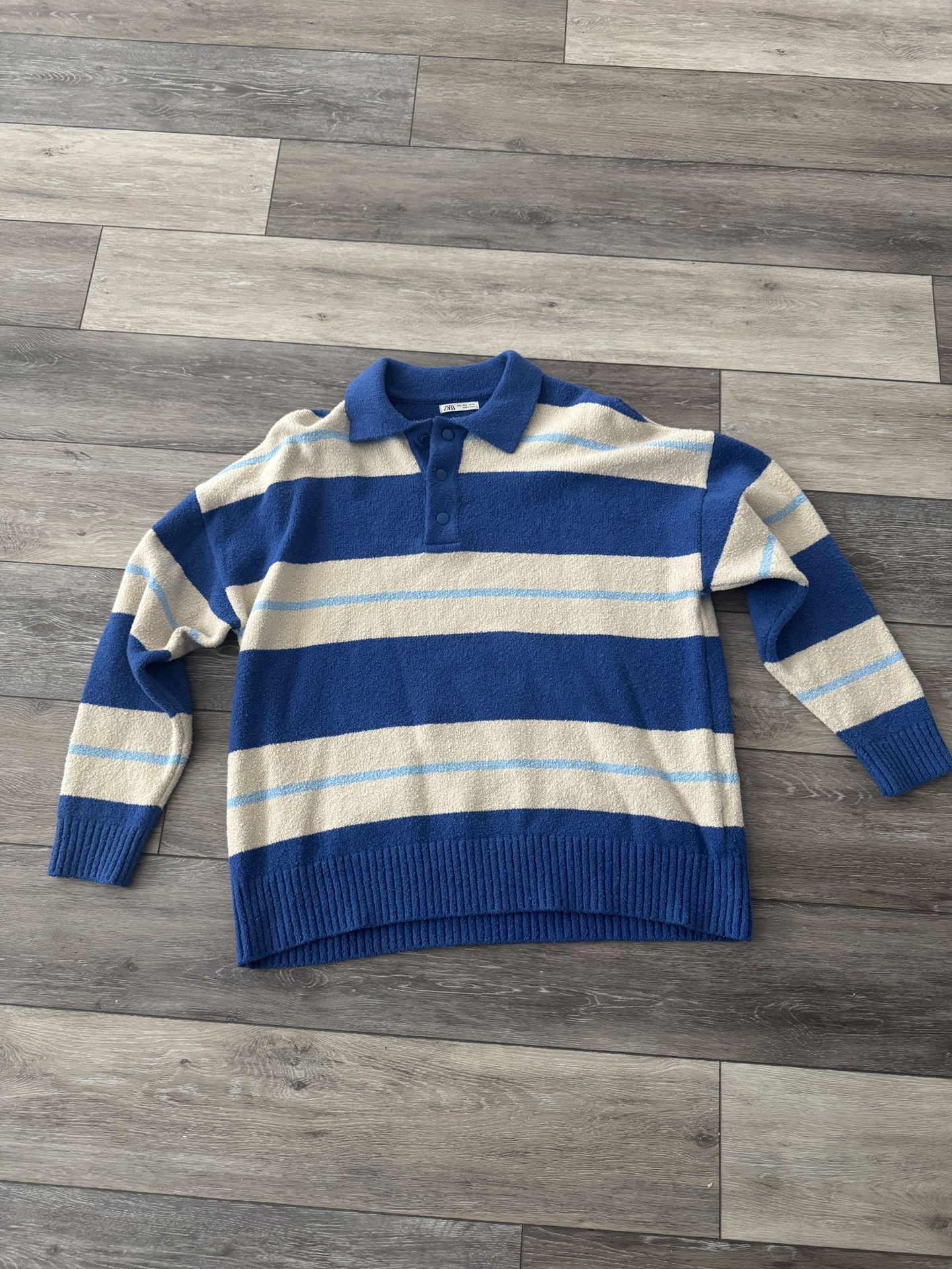 Zara Men’s Blue and Cream Polo Sweater