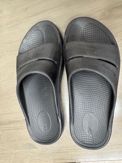 OOFOS   Slides
