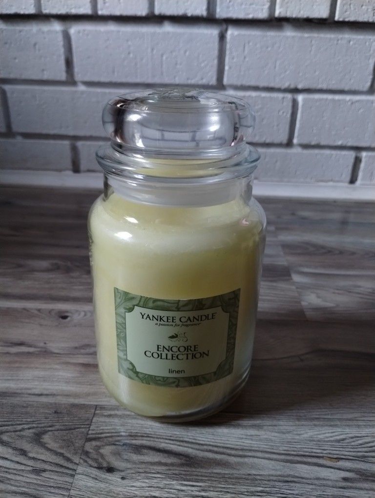 Yankee Candle Encore Collection Linen Scent 22 oz