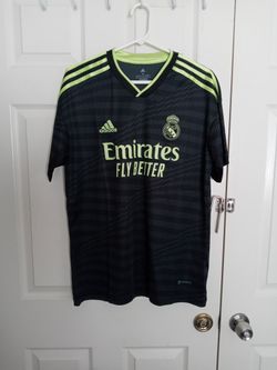 $30 SALE ! MEDIUM Black Real Madrid Soccer Jersey 