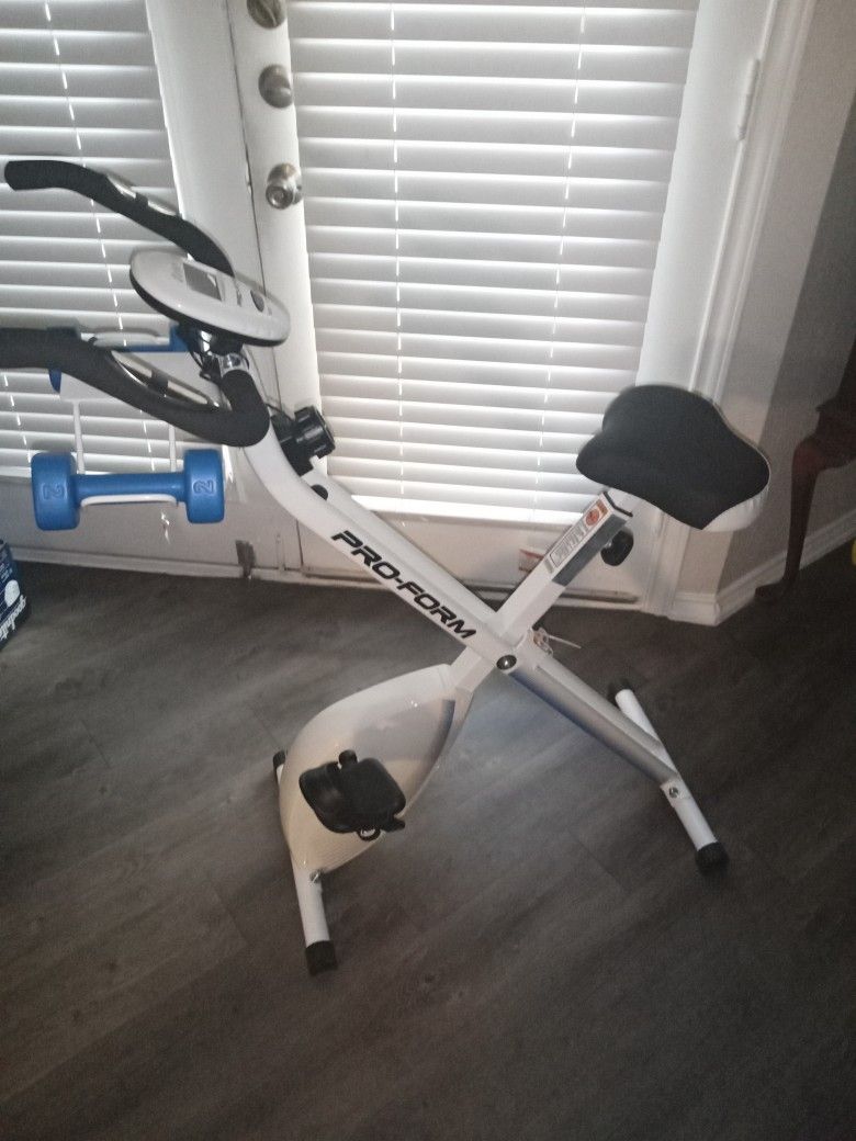 PRO-FOAM EXERCISE BIKE