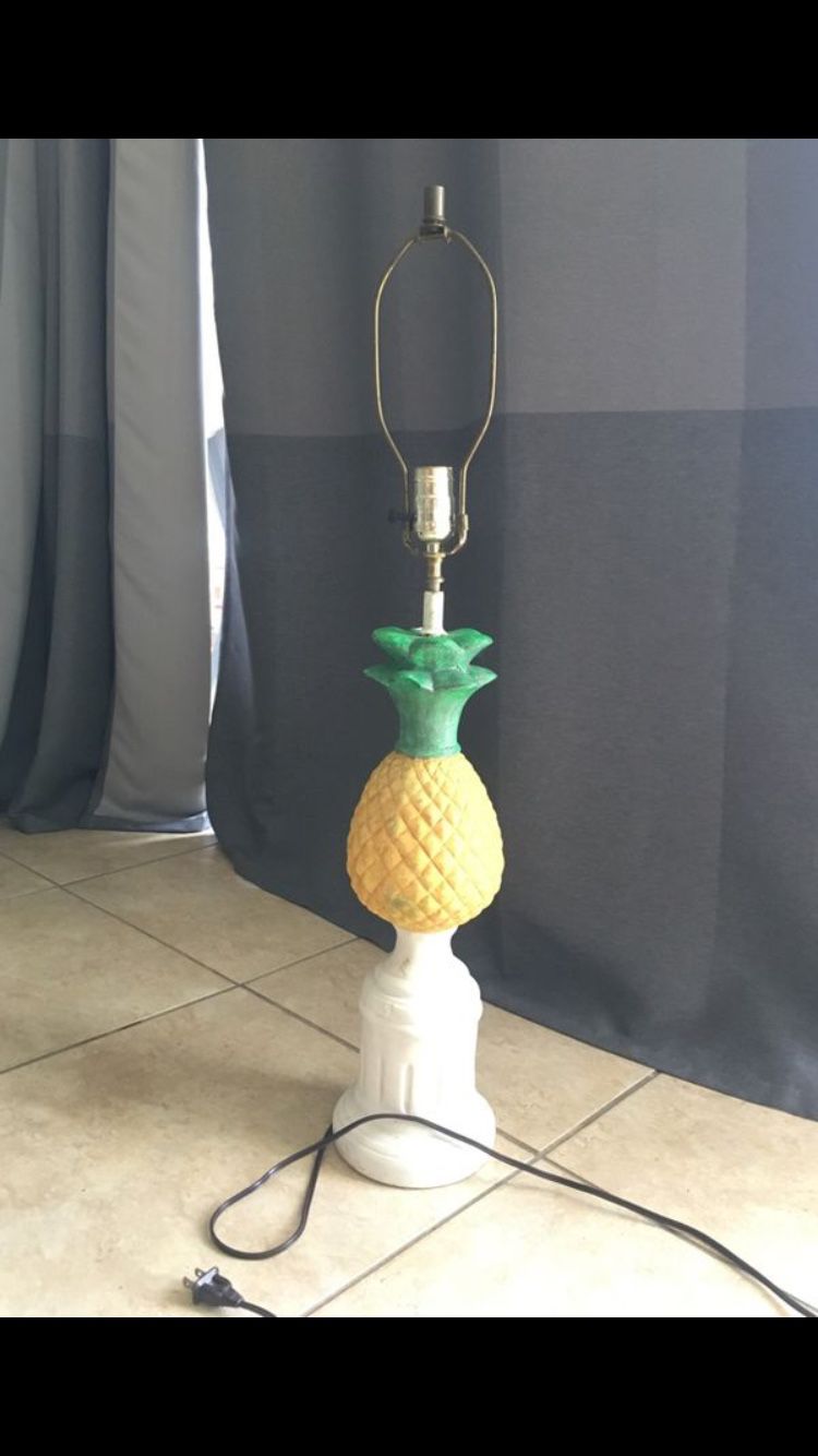 Super cool pineapple lamp! Vintage!