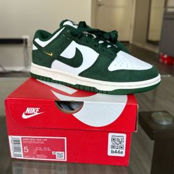 Womens Size 5 Nike Dunks