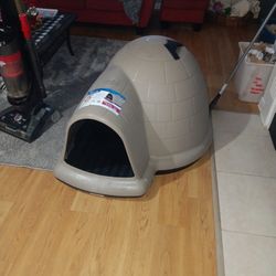 Petmate Indigo Igloo Dog House 50- 90lbs