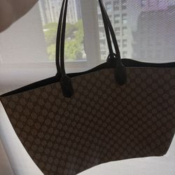 Gucci Supreme Tote Large 
