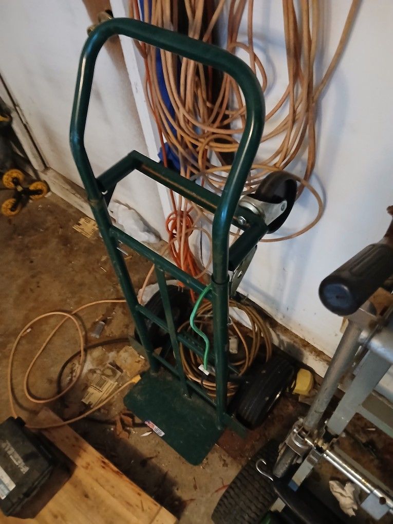 Green Hand Truck Same Make And Modle As The Other Pic