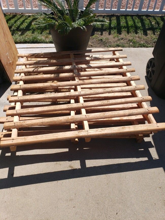 Free Wood Pallets