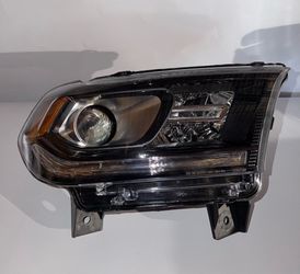 2014 to 2019 Dodge Durango Right Passenger Side headlight